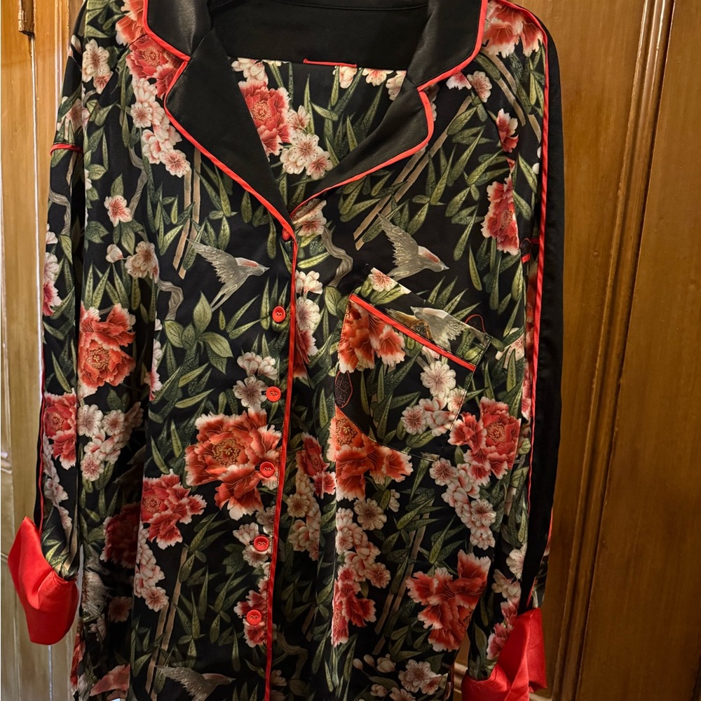 ⚠️ FINAL CALLCloset Clean Out Floral Black and Red Women's Silky Pajama Set